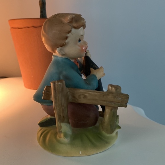 Erich Stauffer porcelain figurine S8517 Outing Boy with umbrella kneeling - Picture 5 of 6